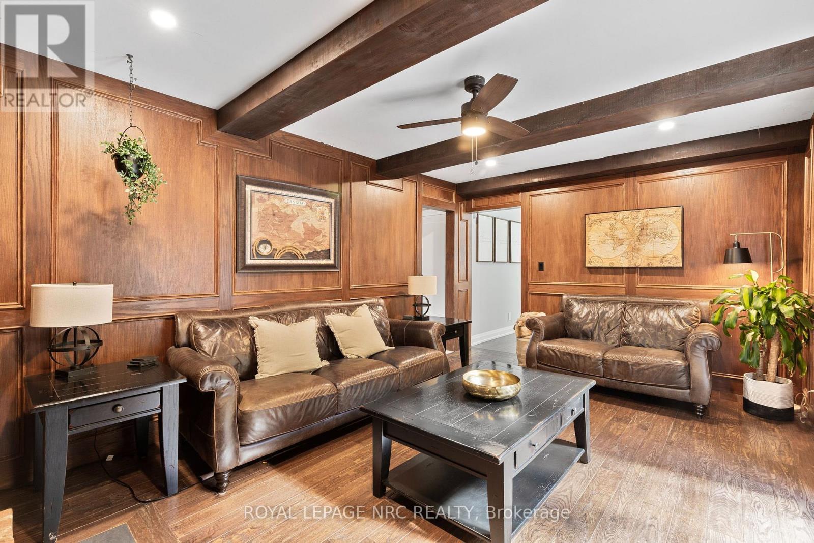 












94 DORCHESTER DRIVE

,
Grimsby,




Ontario
L3M1A8

