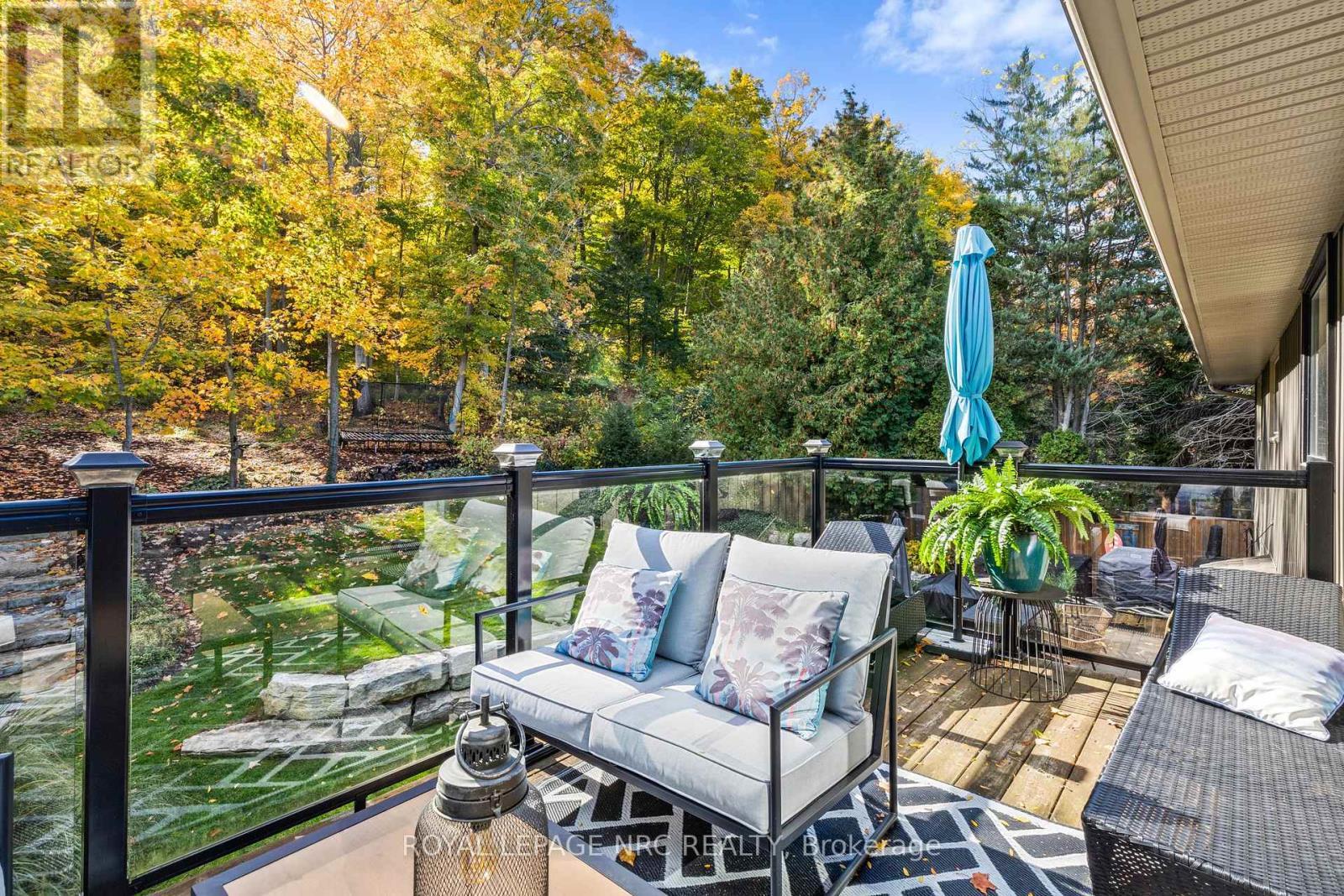 












94 DORCHESTER DRIVE

,
Grimsby,




Ontario
L3M1A8

