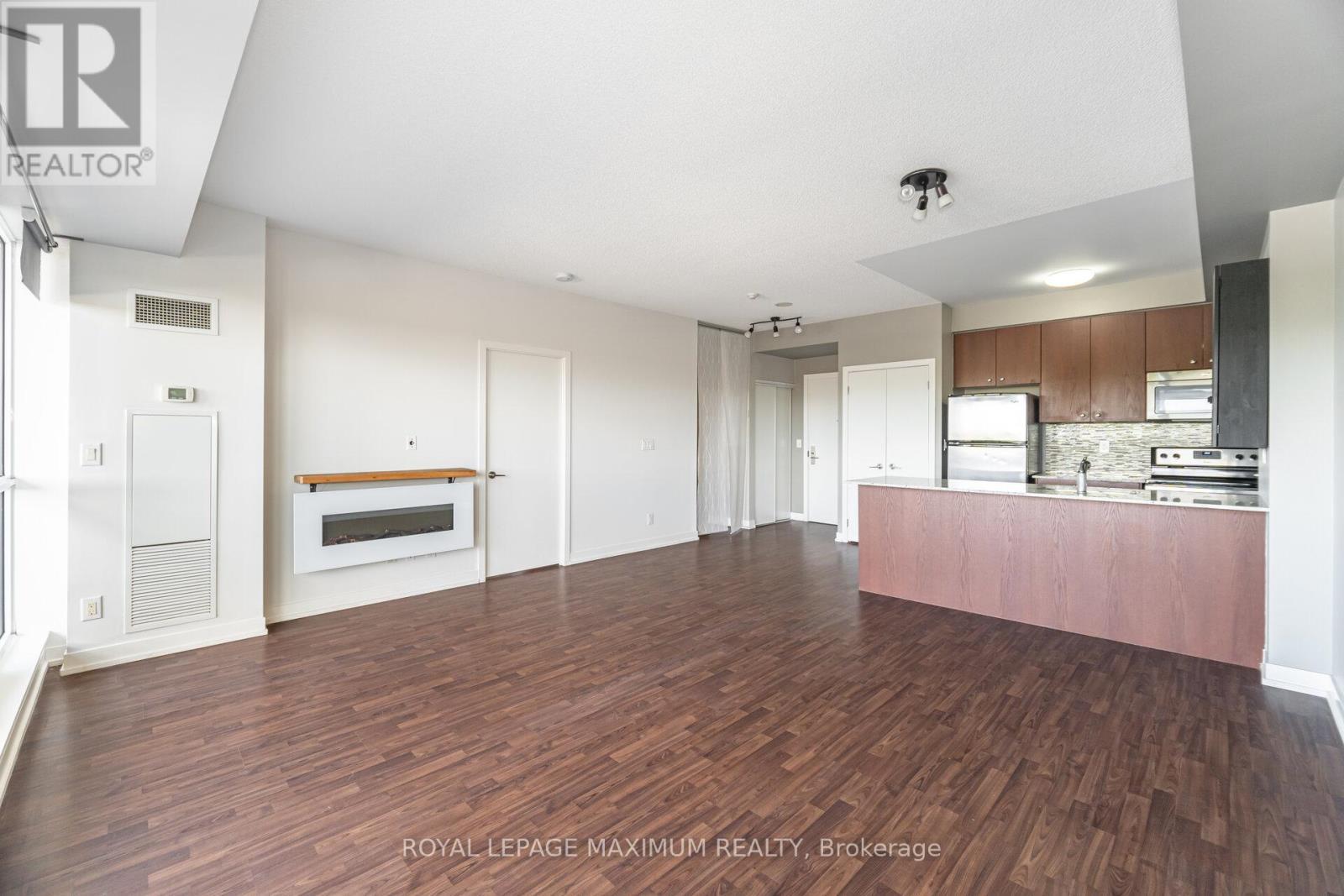 












511 - 5101 DUNDAS STREET W

,
Toronto,




Ontario
M9A5G8

