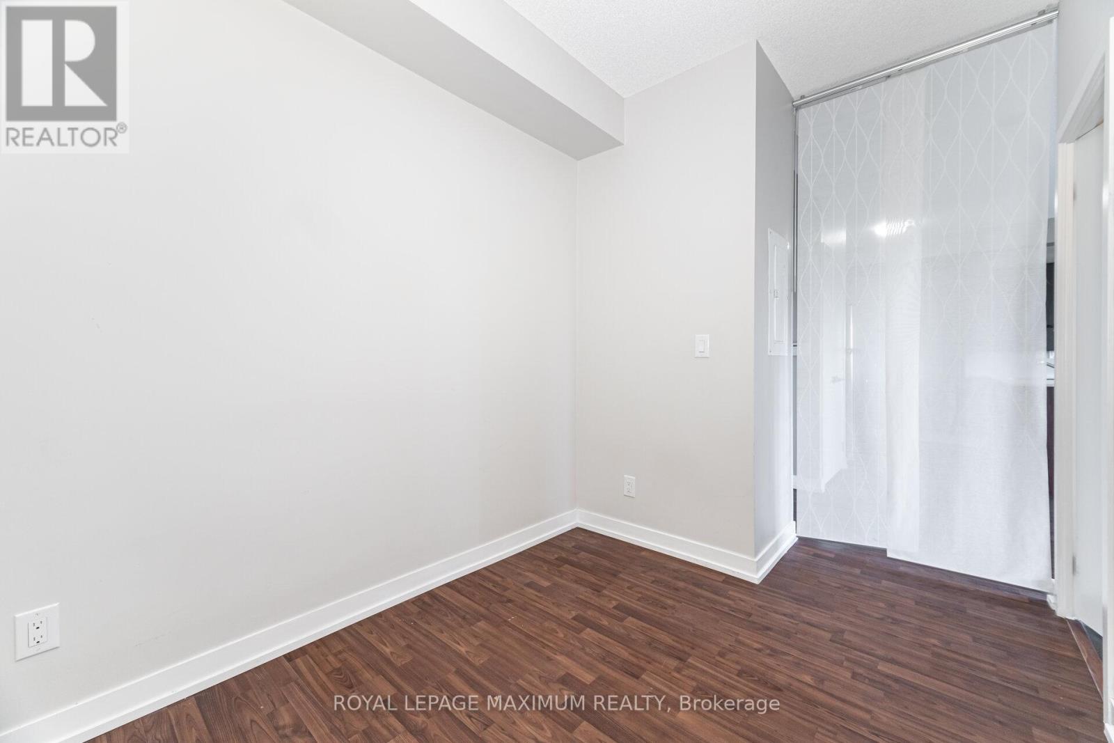 












511 - 5101 DUNDAS STREET W

,
Toronto,




Ontario
M9A5G8

