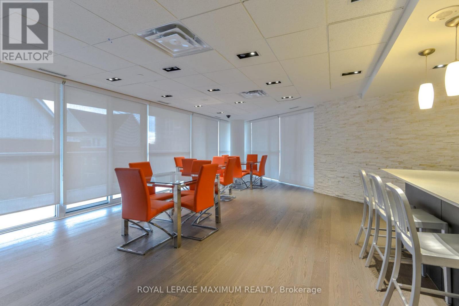 












511 - 5101 DUNDAS STREET W

,
Toronto,




Ontario
M9A5G8

