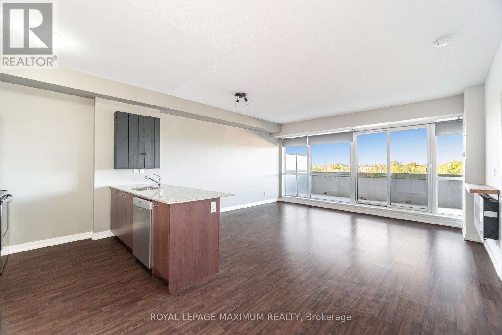 












511 - 5101 DUNDAS STREET W

,
Toronto,




Ontario
M9A5G8

