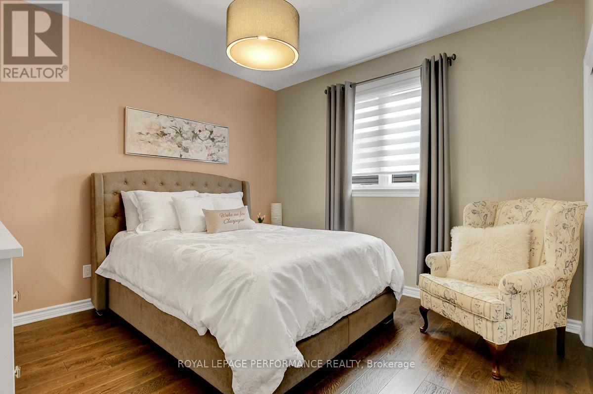 












104 YORK CROSSING

,
Russell,




Ontario
K4R1C5

