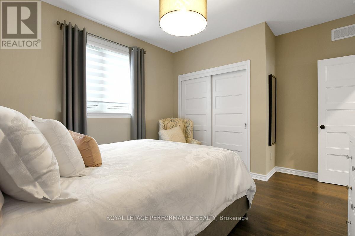 












104 YORK CROSSING

,
Russell,




Ontario
K4R1C5

