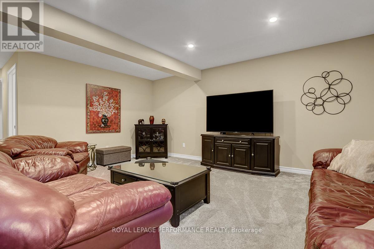 












104 YORK CROSSING

,
Russell,




Ontario
K4R1C5

