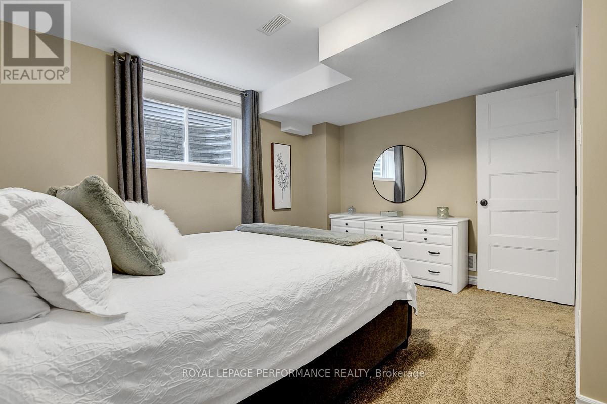 












104 YORK CROSSING

,
Russell,




Ontario
K4R1C5

