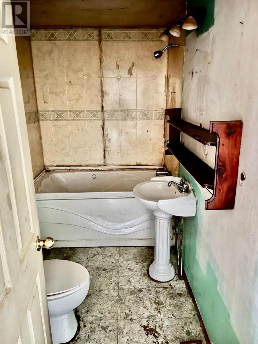 












4 JACKSON ROAD

,
Faraday,




Ontario
K0L1C0

