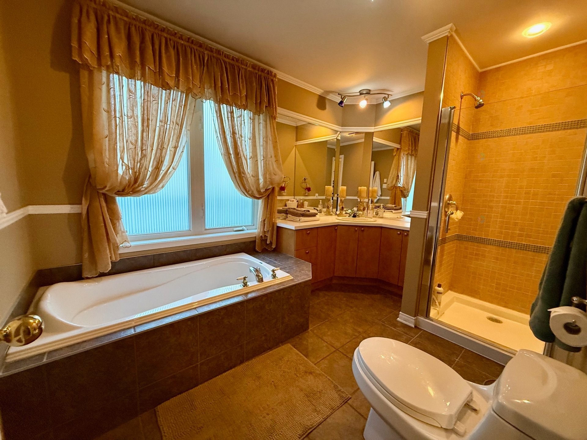 









167


Av. St-Denis

,
Saint-Sauveur,




QC
J0R1R3

