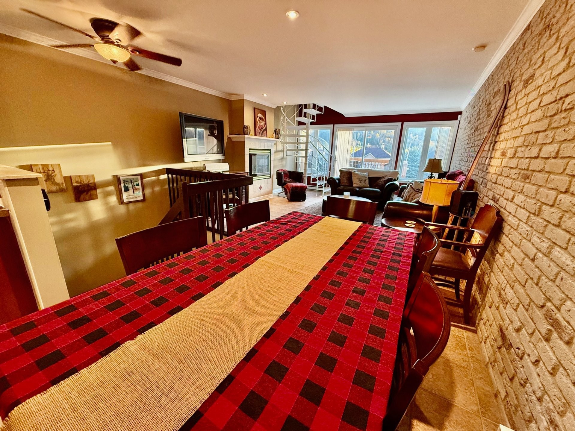 









167


Av. St-Denis

,
Saint-Sauveur,




QC
J0R1R3

