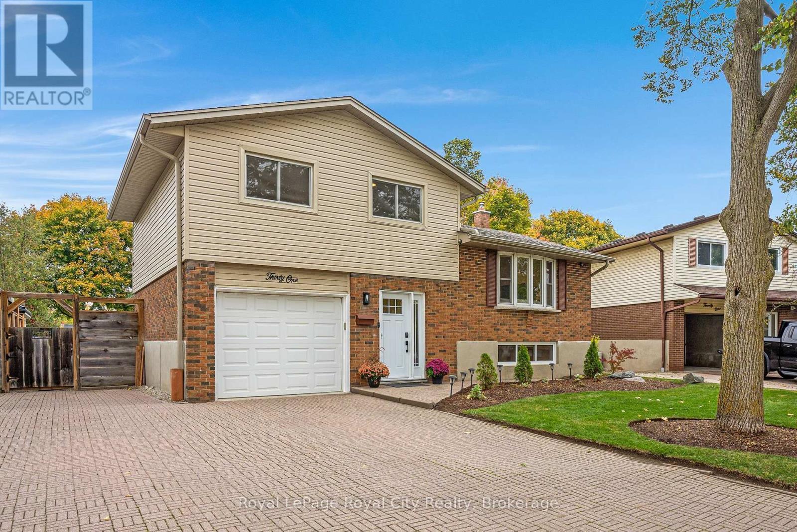 












31 LAMBERT CRESCENT

,
Guelph (Dovercliffe Park/Old University),




Ontario
N1G2R4

