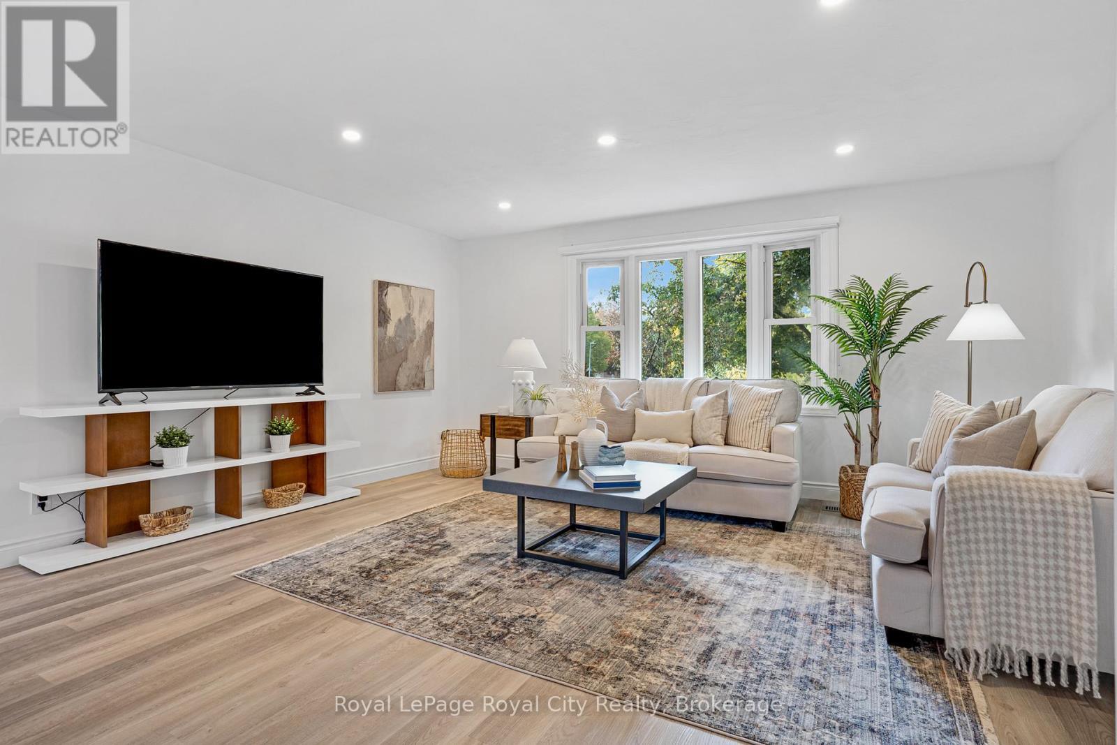 












31 LAMBERT CRESCENT

,
Guelph (Dovercliffe Park/Old University),




Ontario
N1G2R4

