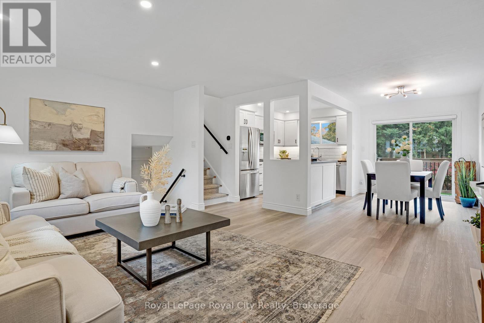 












31 LAMBERT CRESCENT

,
Guelph (Dovercliffe Park/Old University),




Ontario
N1G2R4

