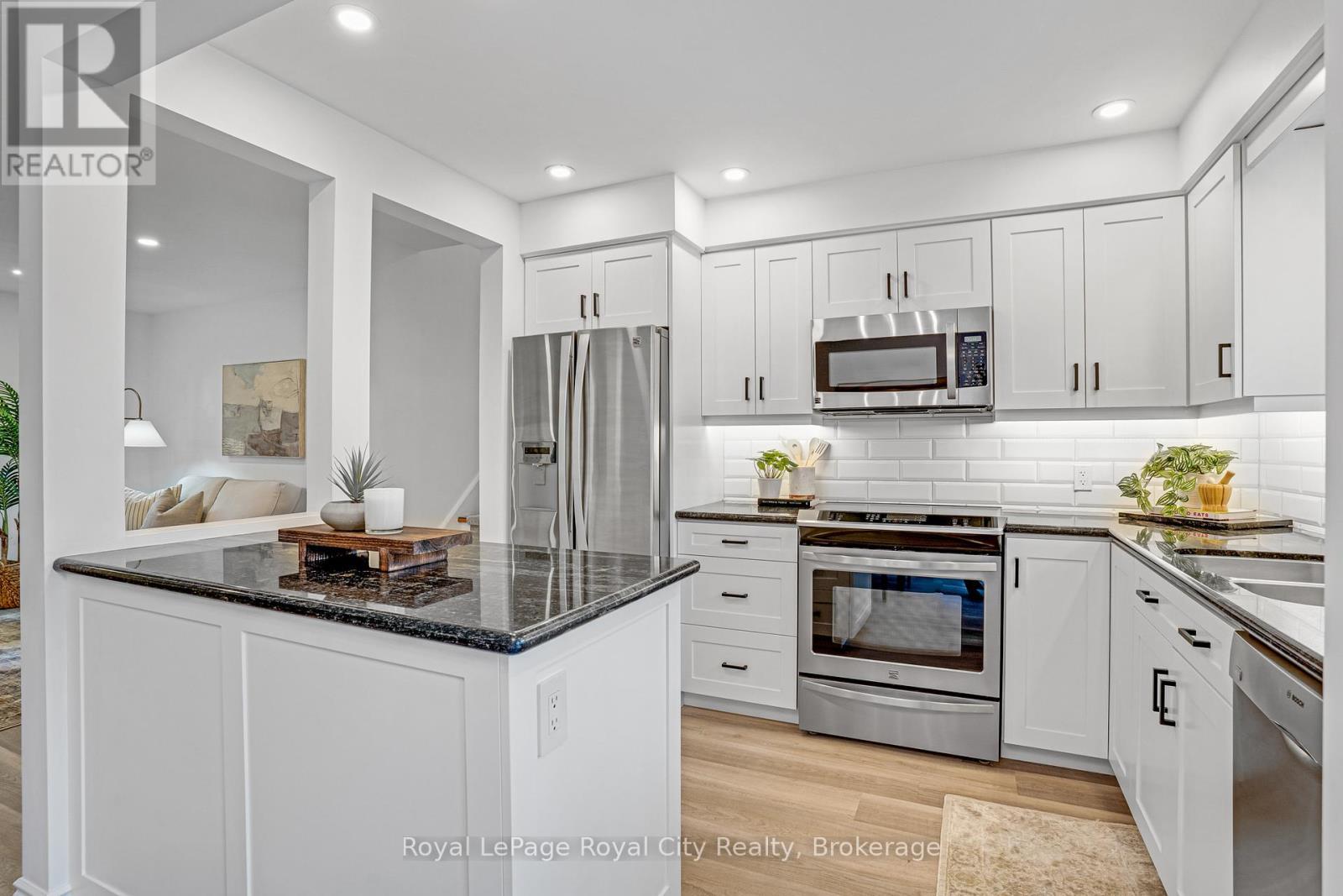 












31 LAMBERT CRESCENT

,
Guelph (Dovercliffe Park/Old University),




Ontario
N1G2R4

