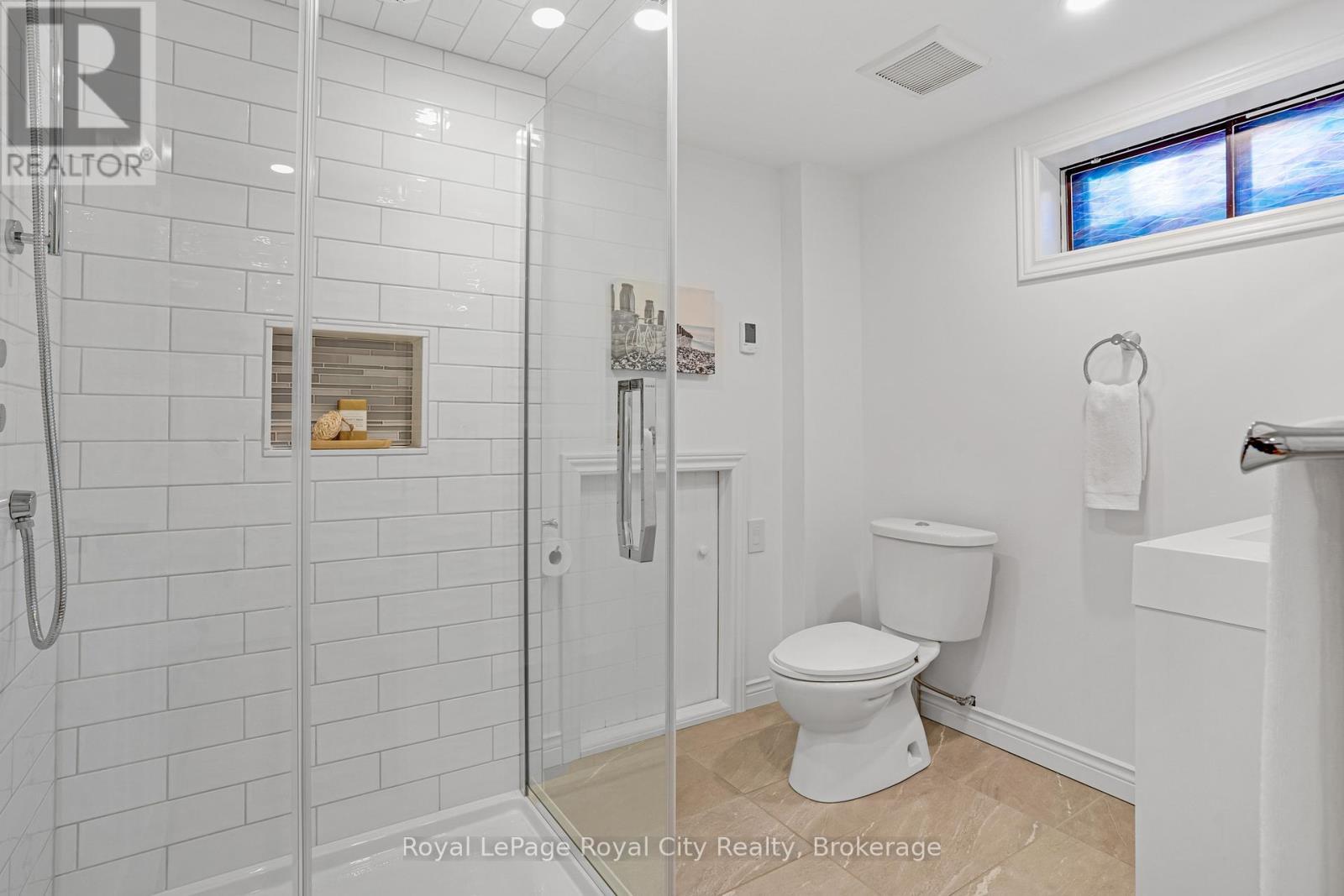 












31 LAMBERT CRESCENT

,
Guelph (Dovercliffe Park/Old University),




Ontario
N1G2R4

