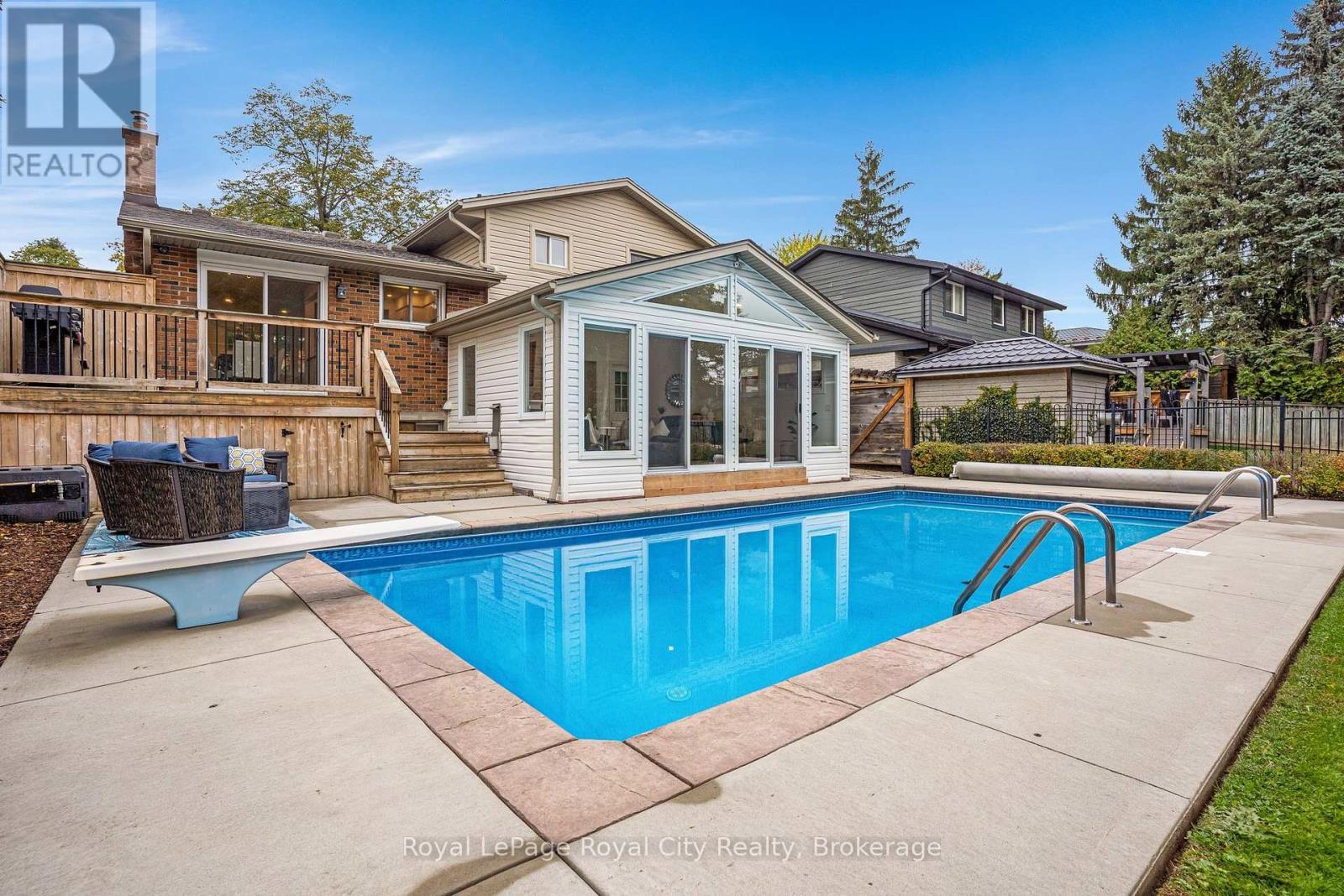 












31 LAMBERT CRESCENT

,
Guelph (Dovercliffe Park/Old University),




Ontario
N1G2R4

