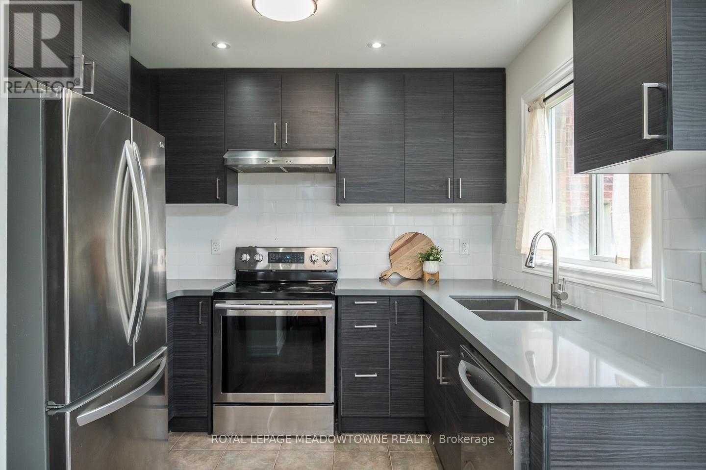 












1311 WELLER CROSS

,
Milton,




Ontario
L9T6K4

