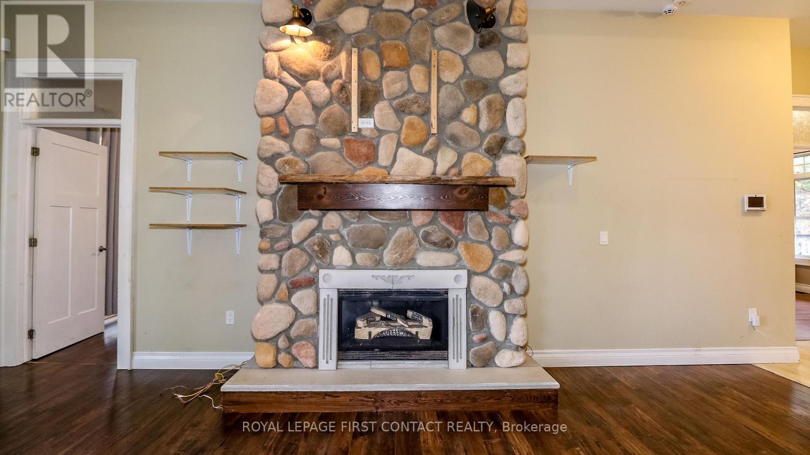 












2 PORTER LANE

,
Kawartha Lakes,




Ontario
K0M1K0

