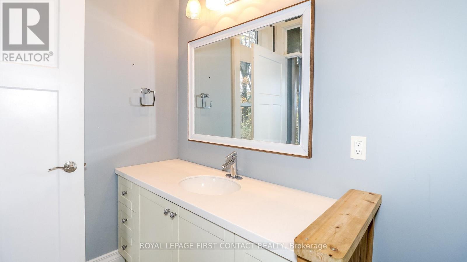 












2 PORTER LANE

,
Kawartha Lakes,




Ontario
K0M1K0

