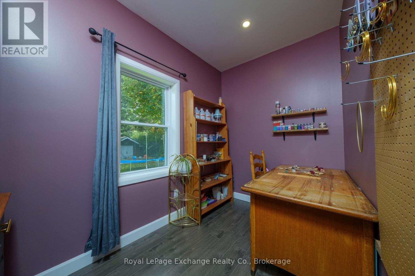 












391 7TH AVENUE E

,
Owen Sound,




Ontario
N4K2W8

