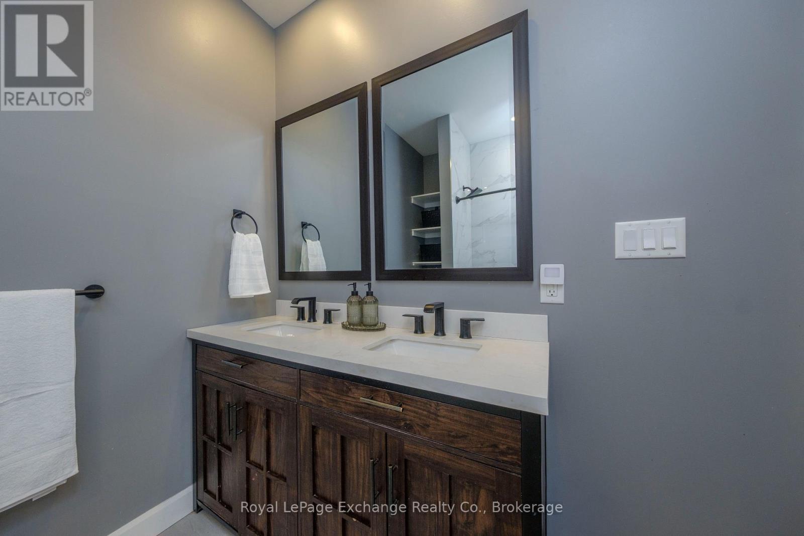 












391 7TH AVENUE E

,
Owen Sound,




Ontario
N4K2W8

