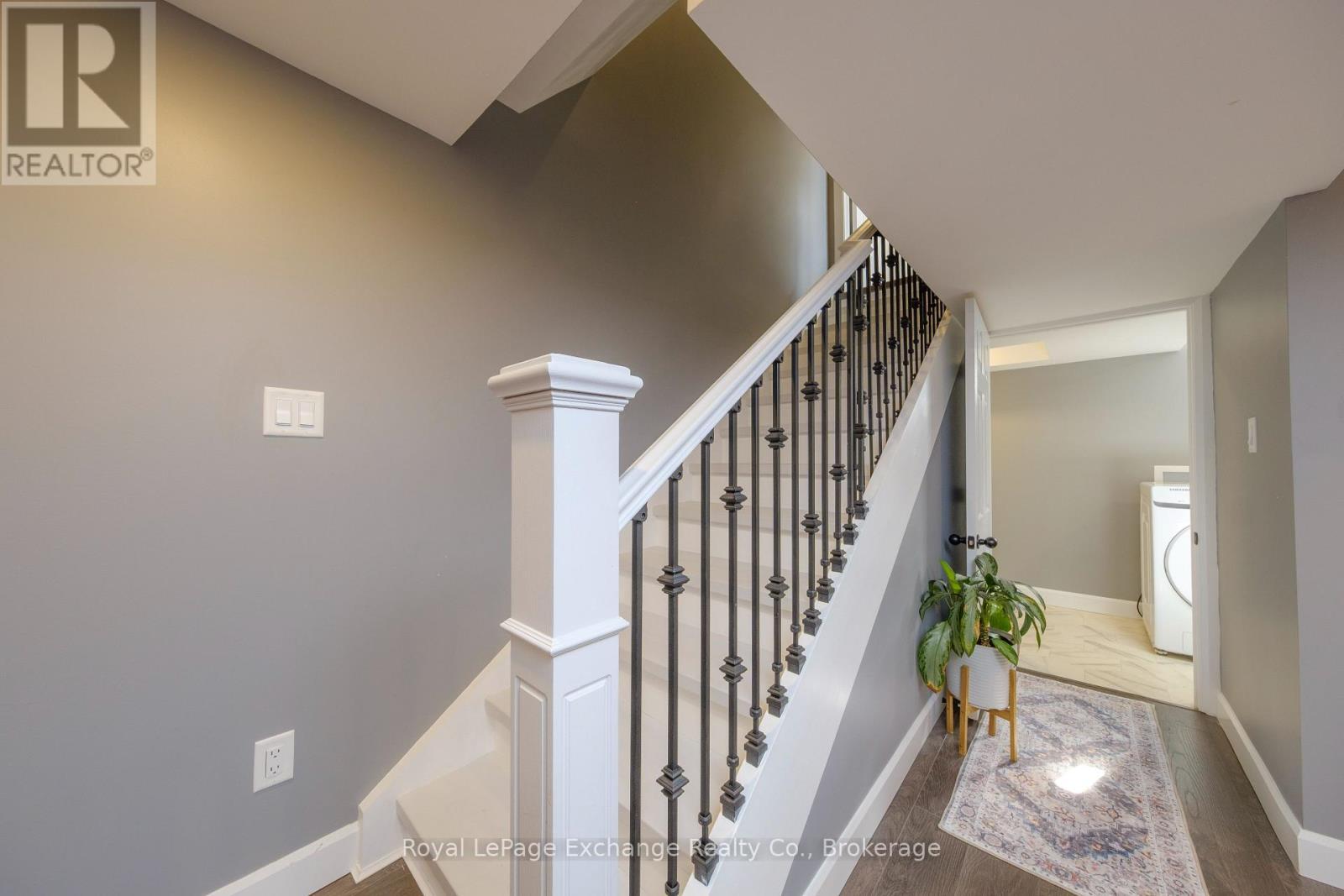 












391 7TH AVENUE E

,
Owen Sound,




Ontario
N4K2W8

