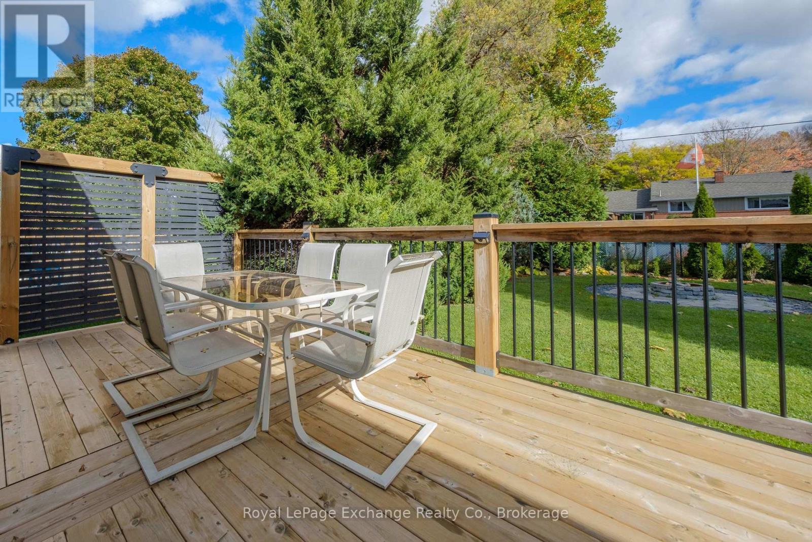 












391 7TH AVENUE E

,
Owen Sound,




Ontario
N4K2W8

