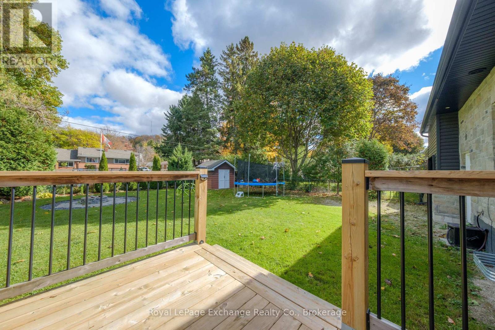 












391 7TH AVENUE E

,
Owen Sound,




Ontario
N4K2W8

