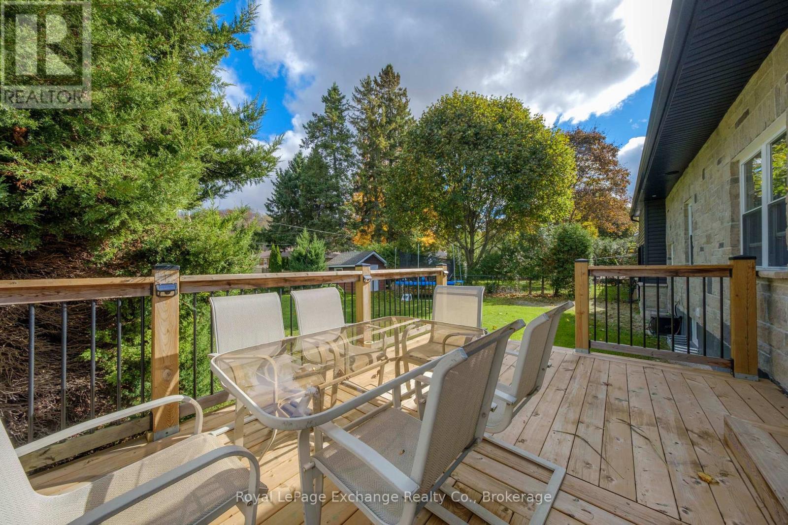 












391 7TH AVENUE E

,
Owen Sound,




Ontario
N4K2W8

