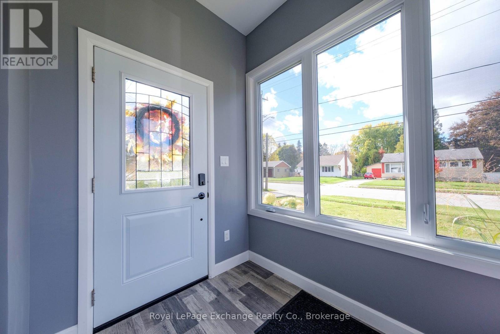 












391 7TH AVENUE E

,
Owen Sound,




Ontario
N4K2W8

