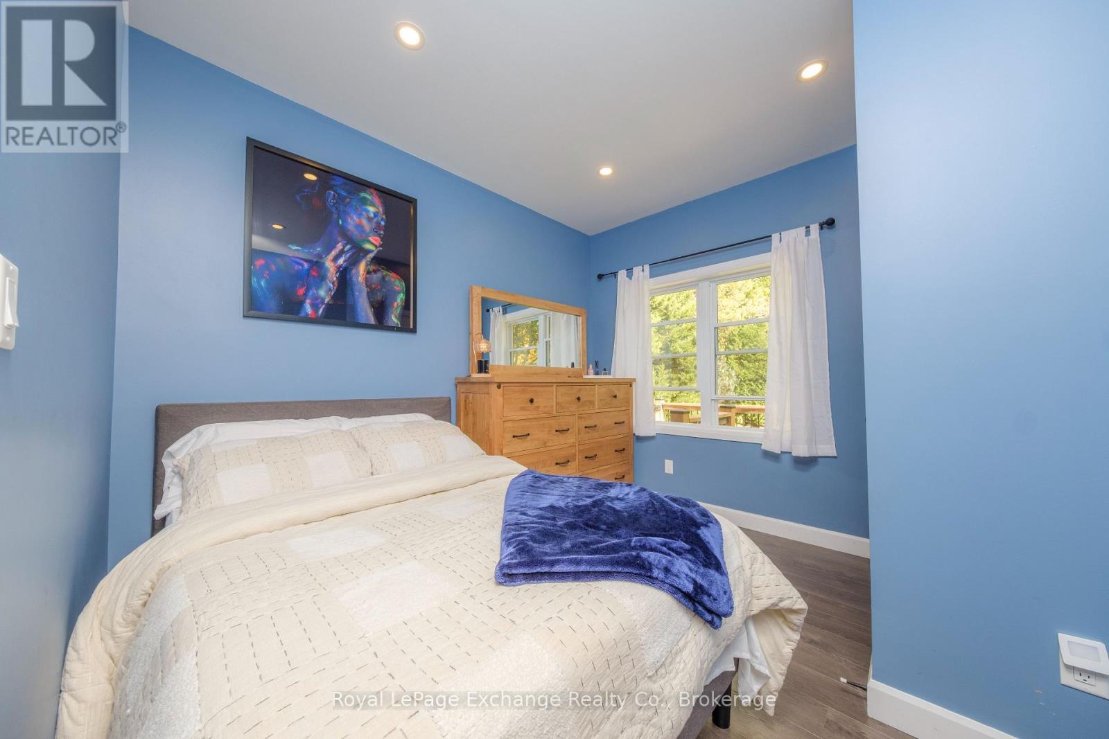 












391 7TH AVENUE E

,
Owen Sound,




Ontario
N4K2W8

