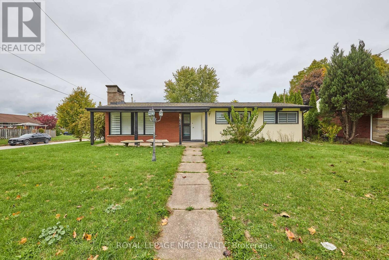 












6673 HUGGINS STREET

,
Niagara Falls (Stamford),




Ontario
L2J1H5

