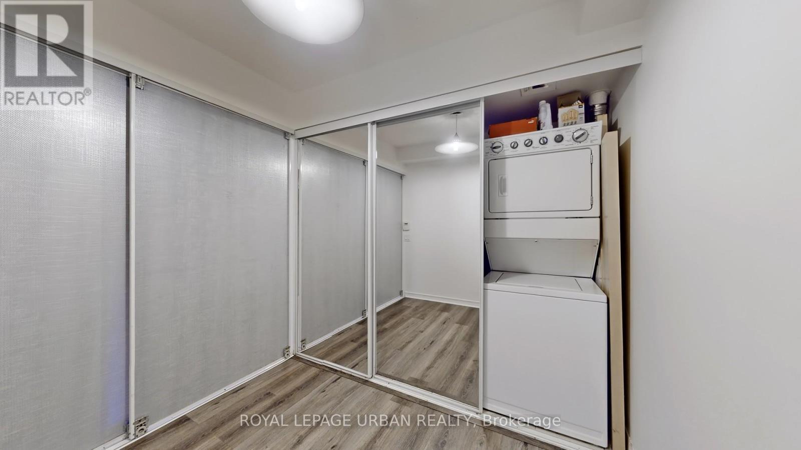 












428 - 60 HEINTZMAN STREET

,
Toronto,




Ontario
M6P5A1

