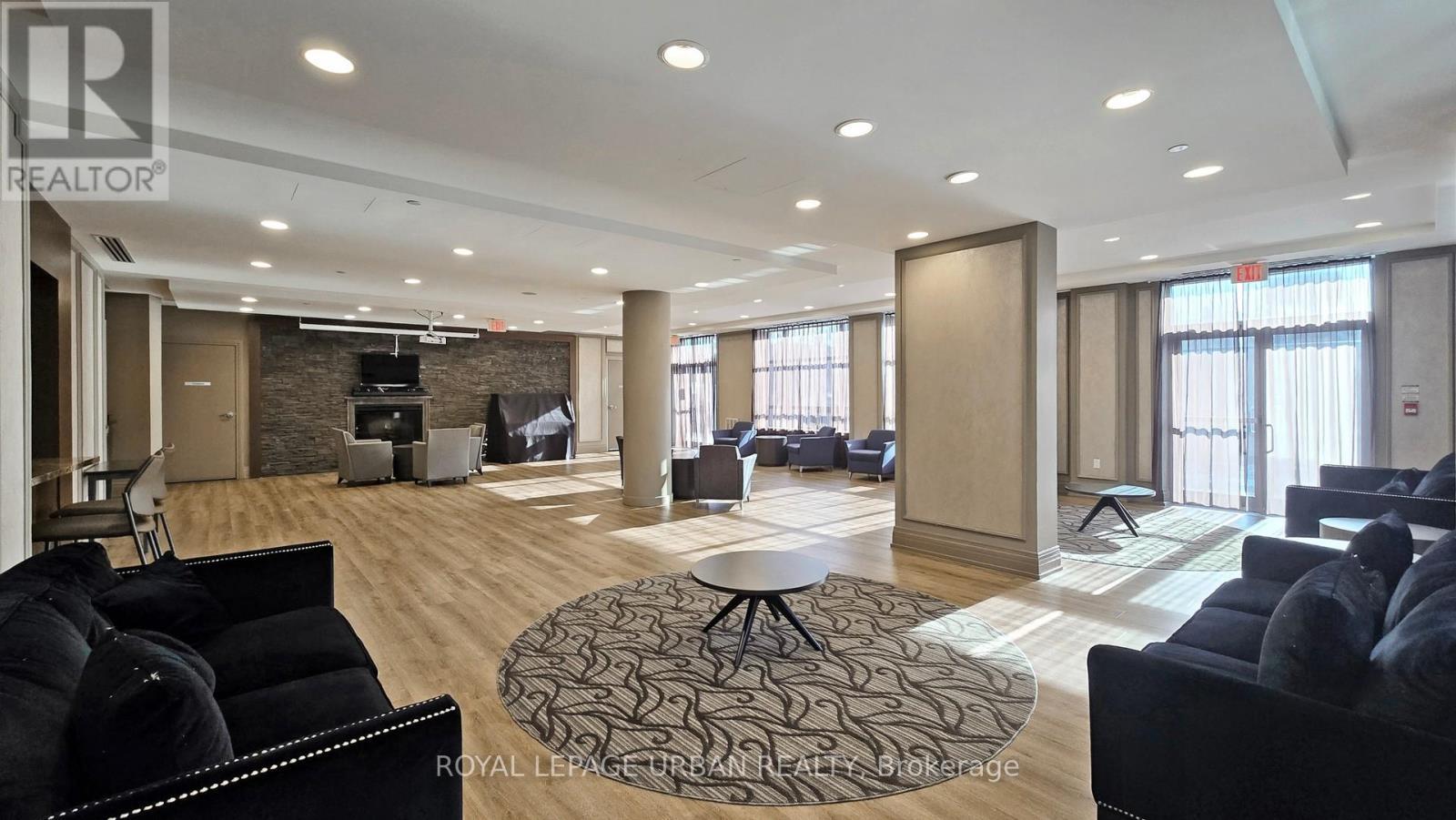 












428 - 60 HEINTZMAN STREET

,
Toronto,




Ontario
M6P5A1

