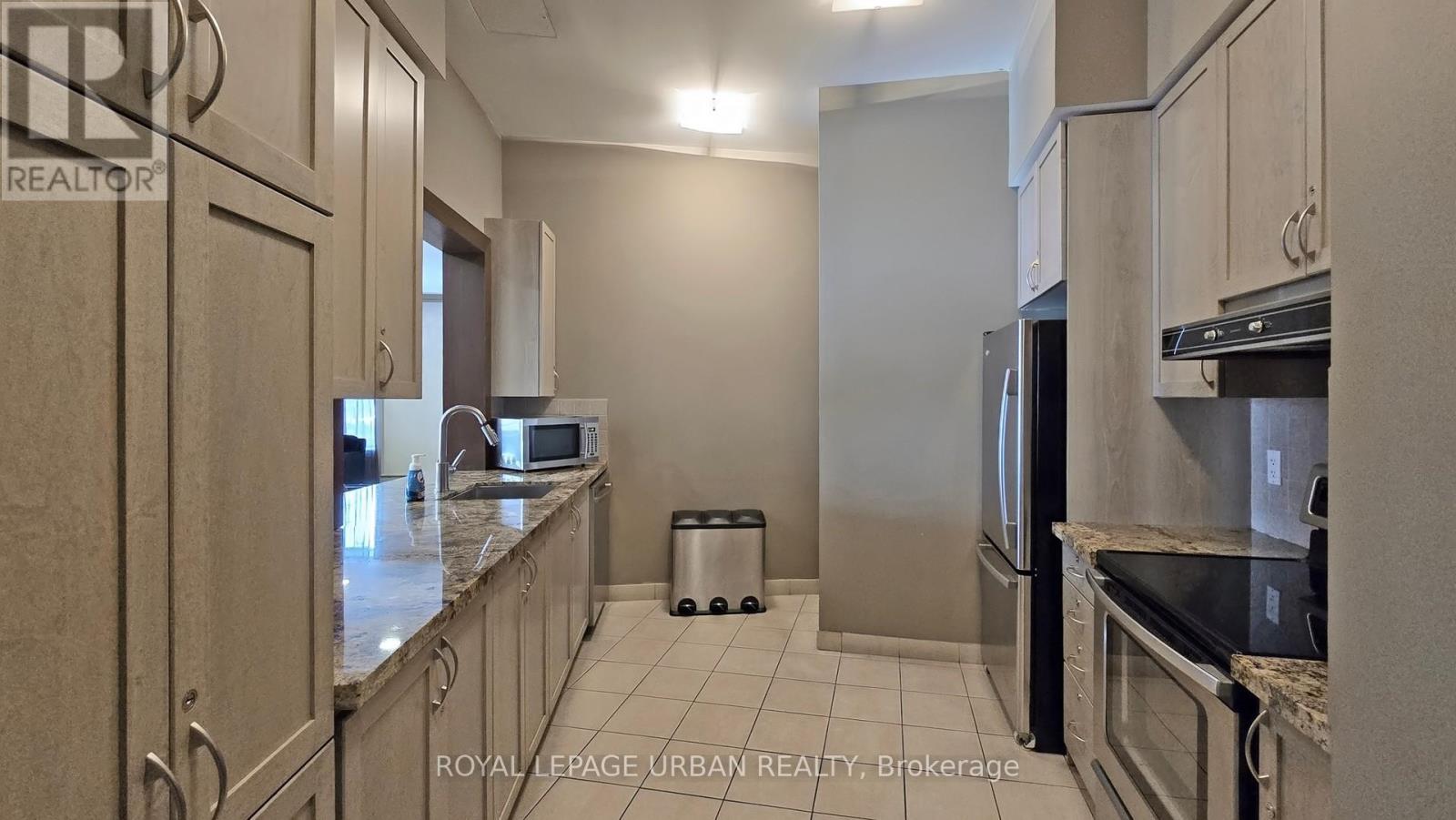 












428 - 60 HEINTZMAN STREET

,
Toronto,




Ontario
M6P5A1

