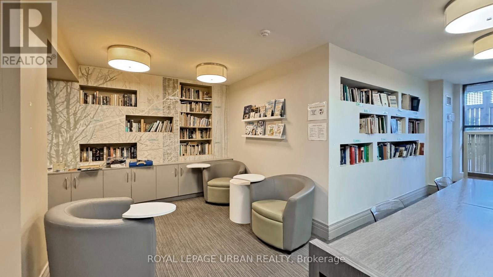 












428 - 60 HEINTZMAN STREET

,
Toronto,




Ontario
M6P5A1

