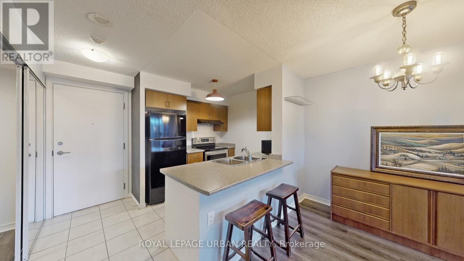 












428 - 60 HEINTZMAN STREET

,
Toronto,




Ontario
M6P5A1

