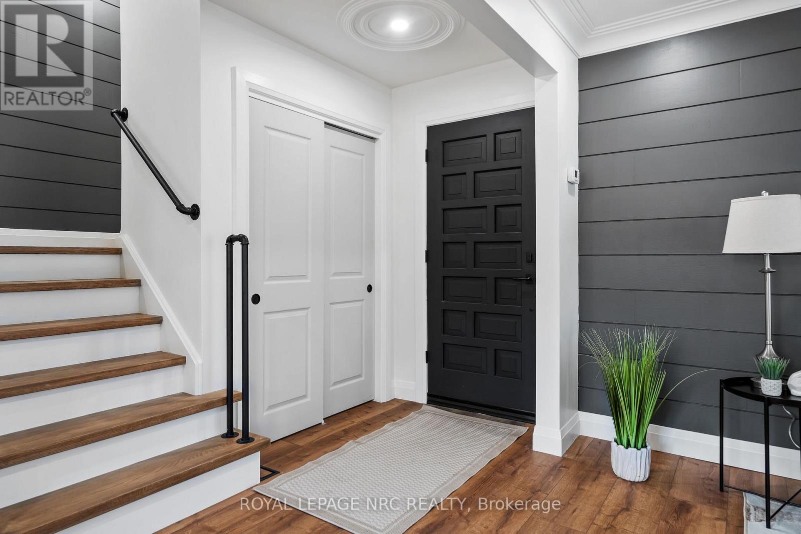 












UPPER - 4908 PETTIT AVENUE

,
Niagara Falls (Morrison),




Ontario
L2E6L6

