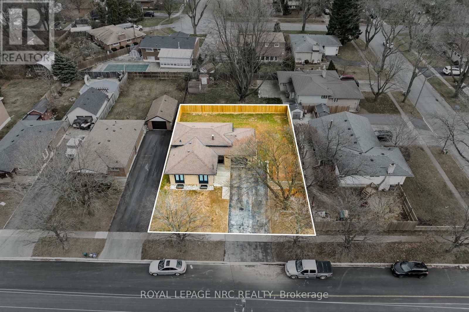 












UPPER - 4908 PETTIT AVENUE

,
Niagara Falls (Morrison),




Ontario
L2E6L6

