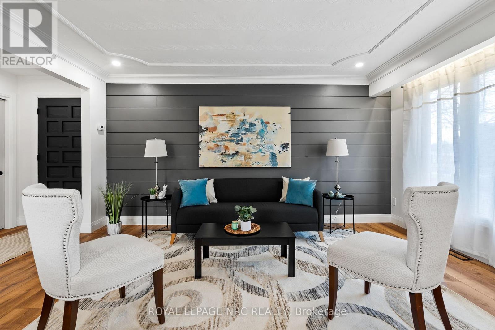 












UPPER - 4908 PETTIT AVENUE

,
Niagara Falls (Morrison),




Ontario
L2E6L6

