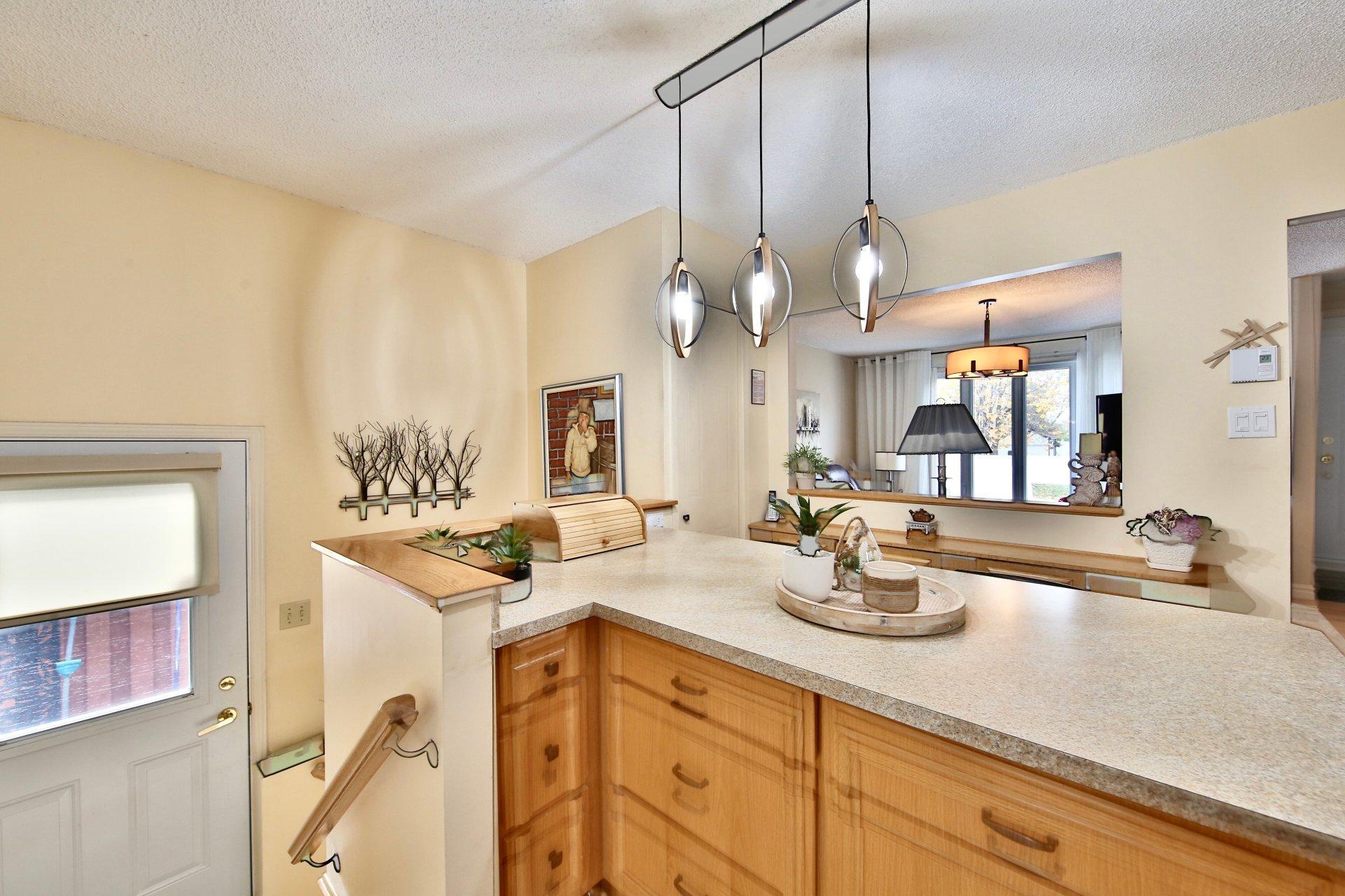 









3819


Rue Sirois

,
Longueuil (Saint-Hubert),




QC
J3Y7B7

