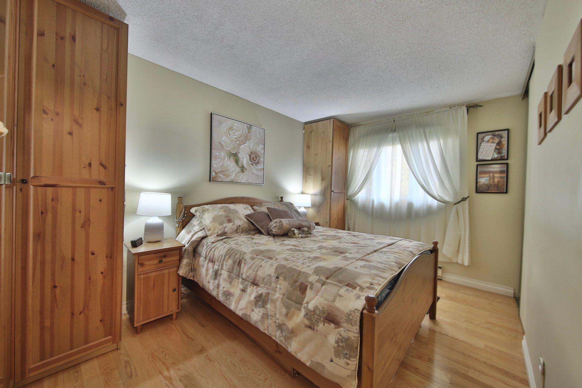 









3819


Rue Sirois

,
Longueuil (Saint-Hubert),




QC
J3Y7B7

