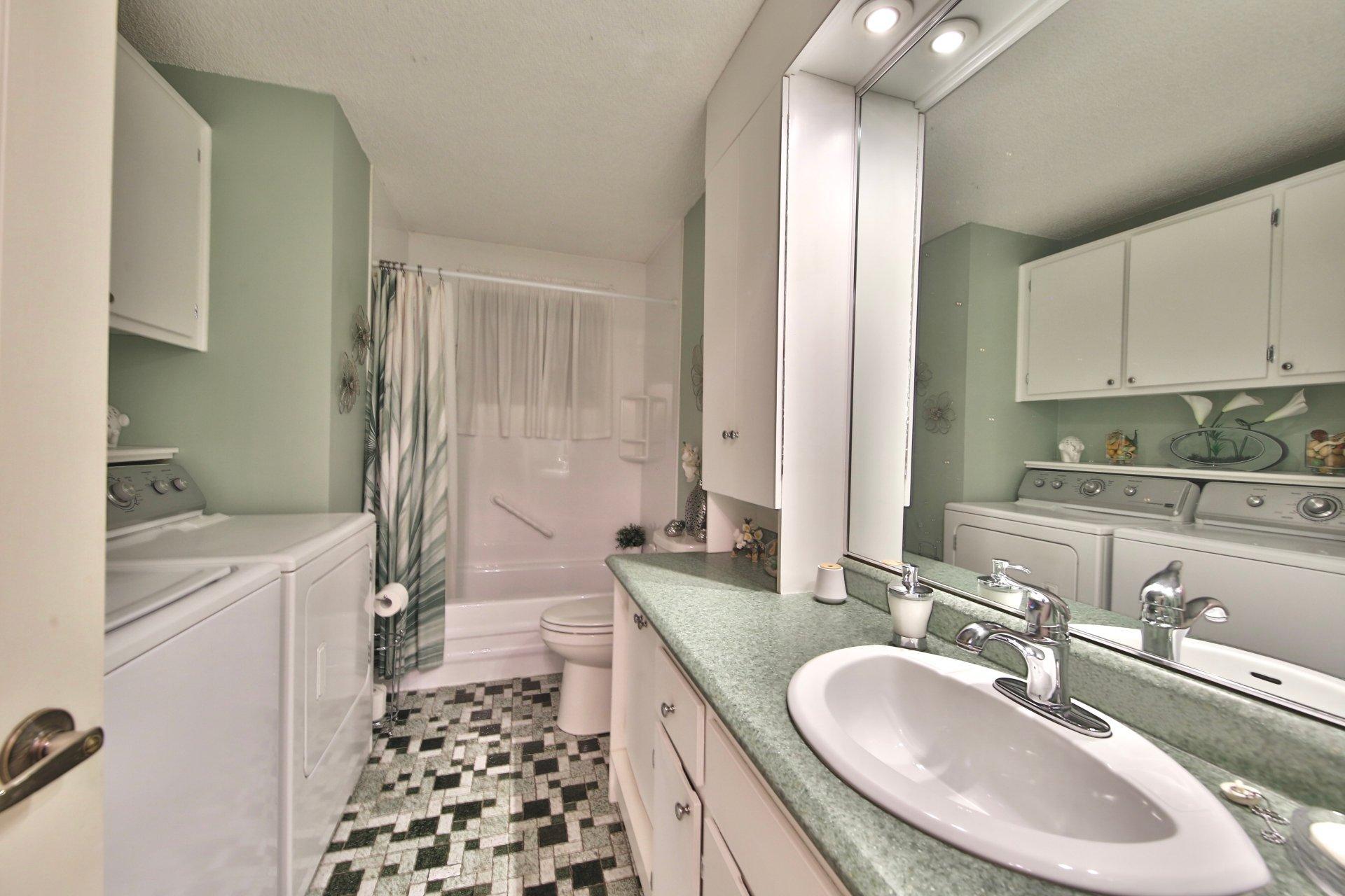 









3819


Rue Sirois

,
Longueuil (Saint-Hubert),




QC
J3Y7B7

