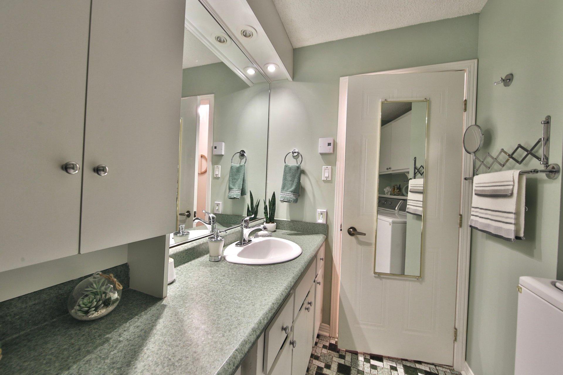 









3819


Rue Sirois

,
Longueuil (Saint-Hubert),




QC
J3Y7B7

