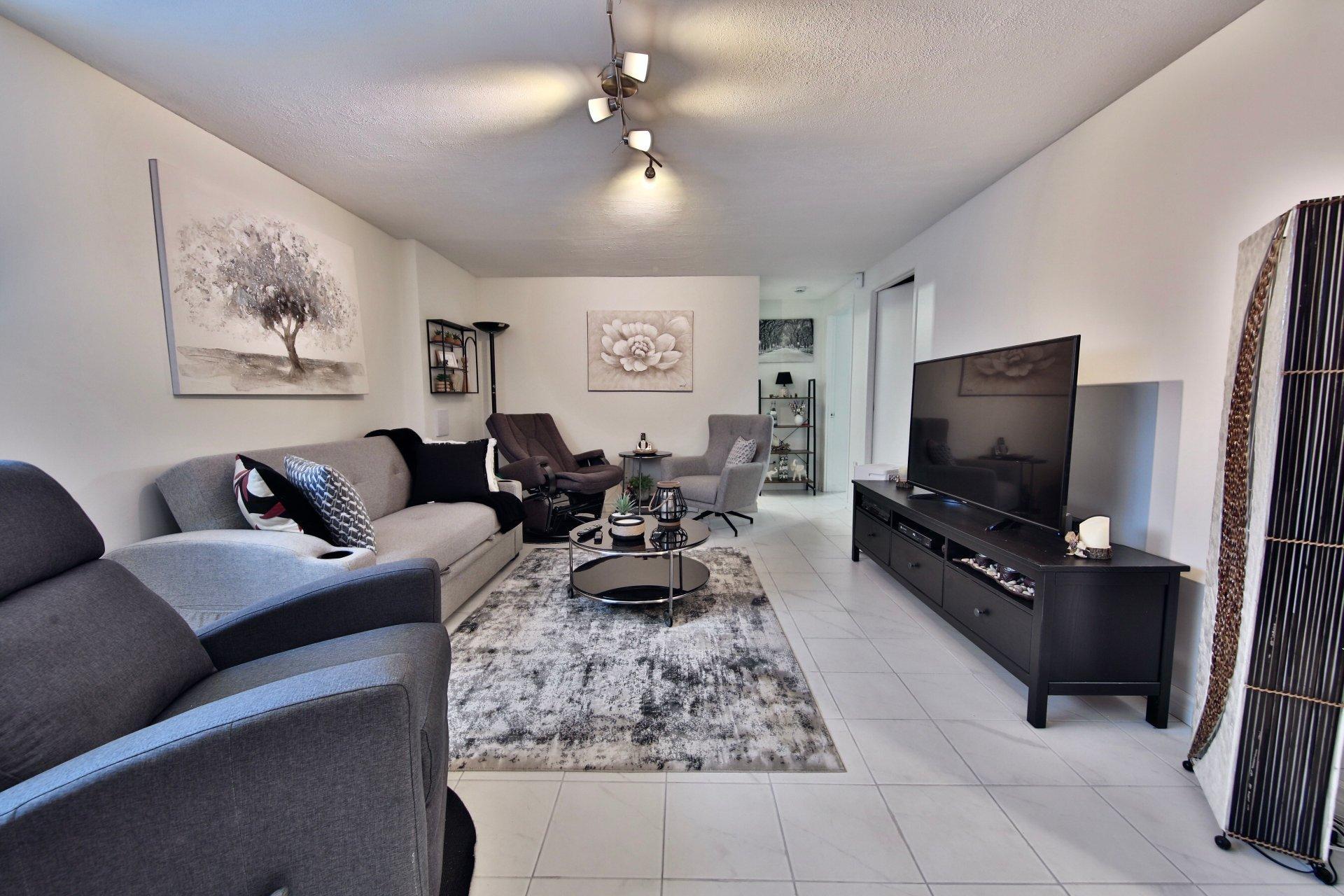 









3819


Rue Sirois

,
Longueuil (Saint-Hubert),




QC
J3Y7B7

