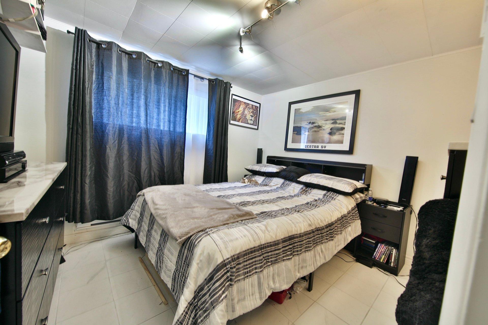 









3819


Rue Sirois

,
Longueuil (Saint-Hubert),




QC
J3Y7B7

