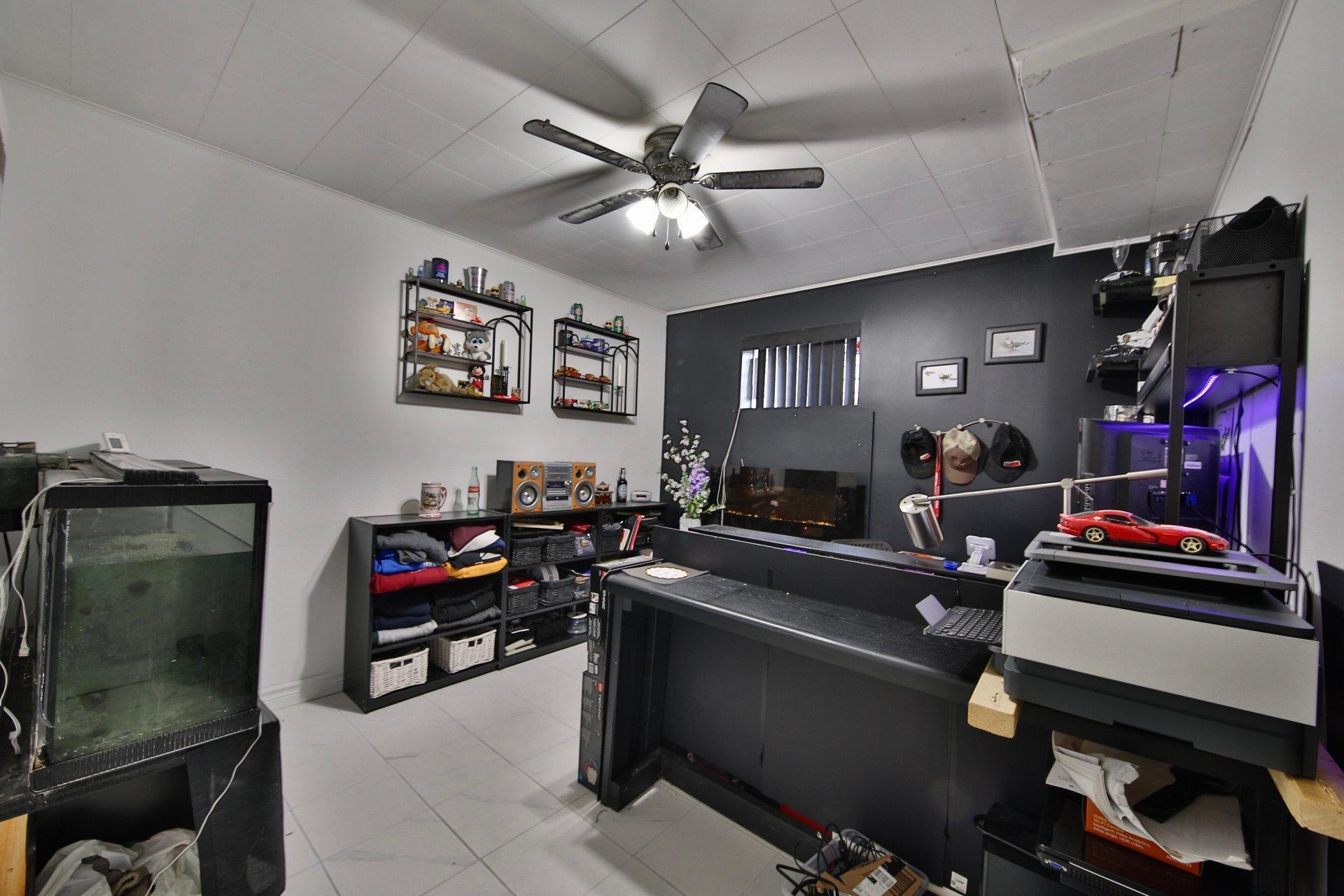 









3819


Rue Sirois

,
Longueuil (Saint-Hubert),




QC
J3Y7B7

