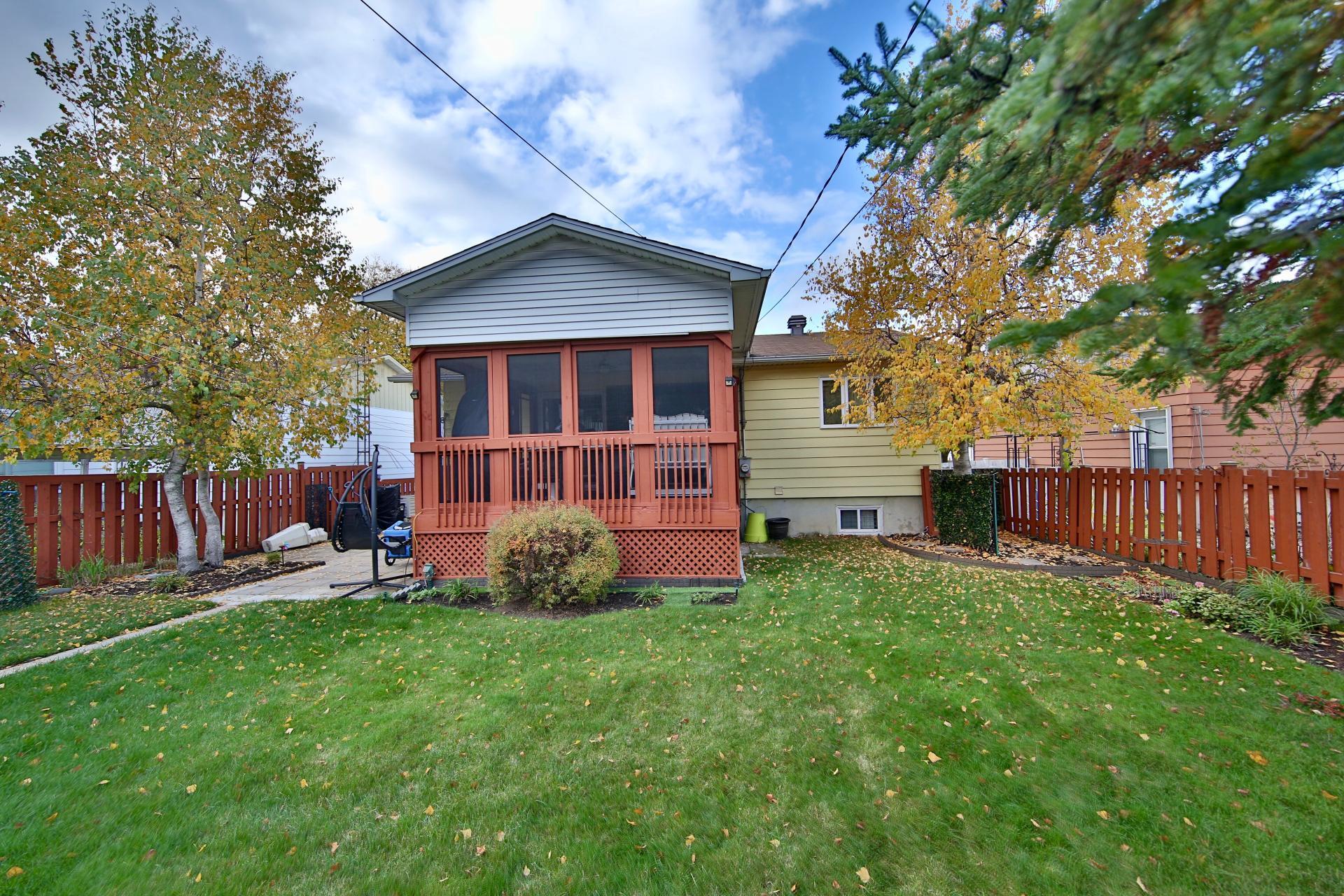 









3819


Rue Sirois

,
Longueuil (Saint-Hubert),




QC
J3Y7B7

