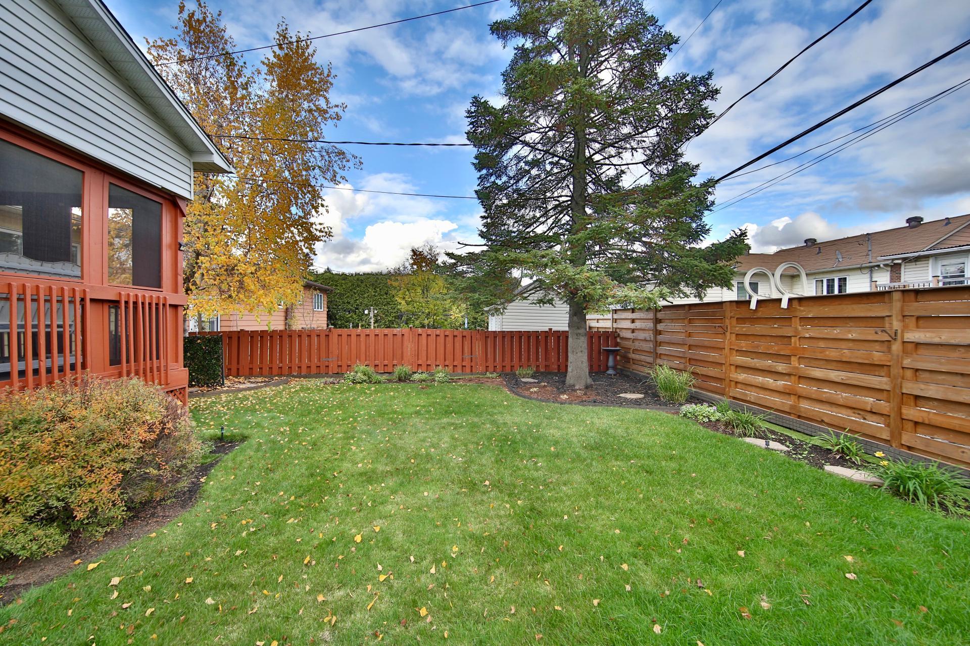 









3819


Rue Sirois

,
Longueuil (Saint-Hubert),




QC
J3Y7B7

