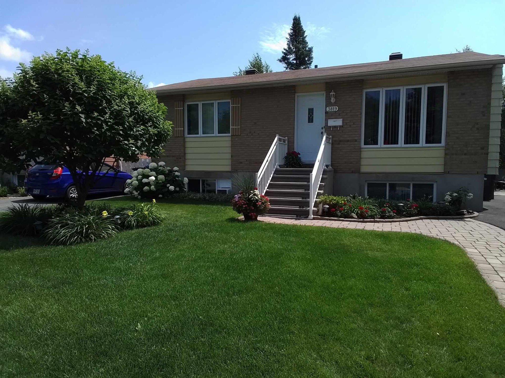 









3819


Rue Sirois

,
Longueuil (Saint-Hubert),




QC
J3Y7B7

