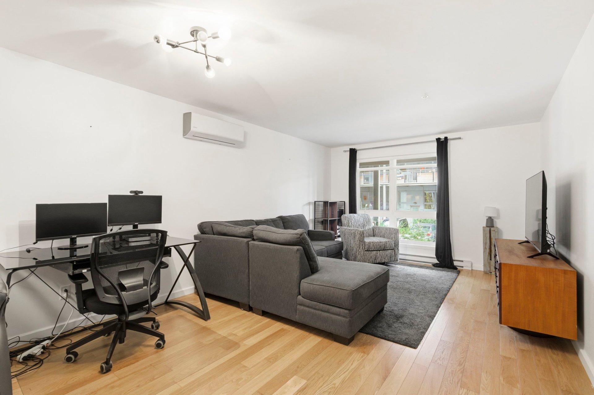 









564


Rue Nicolet

,
Montréal (Mercier/Hochelaga-Maisonneuve),




QC
H1W0C2


